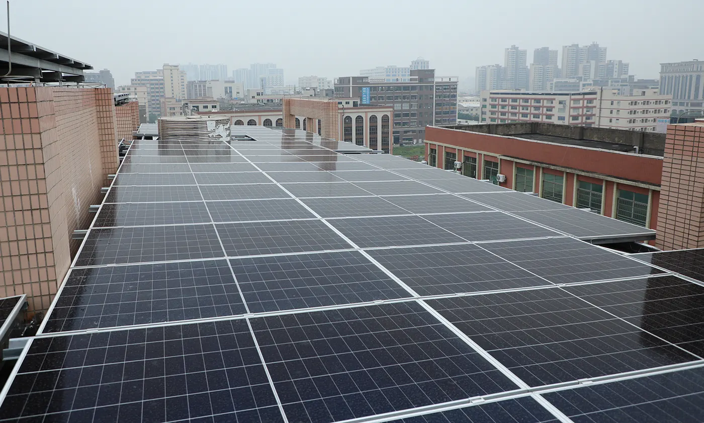 ST-M-550W high-efficiency solar panel, 22% conversion rate, IP68 waterproof rating