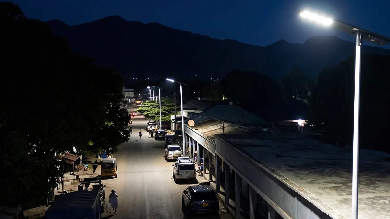 Un éclairage nocturne fiable avec le lampadaire solaire ALLTOP 0278